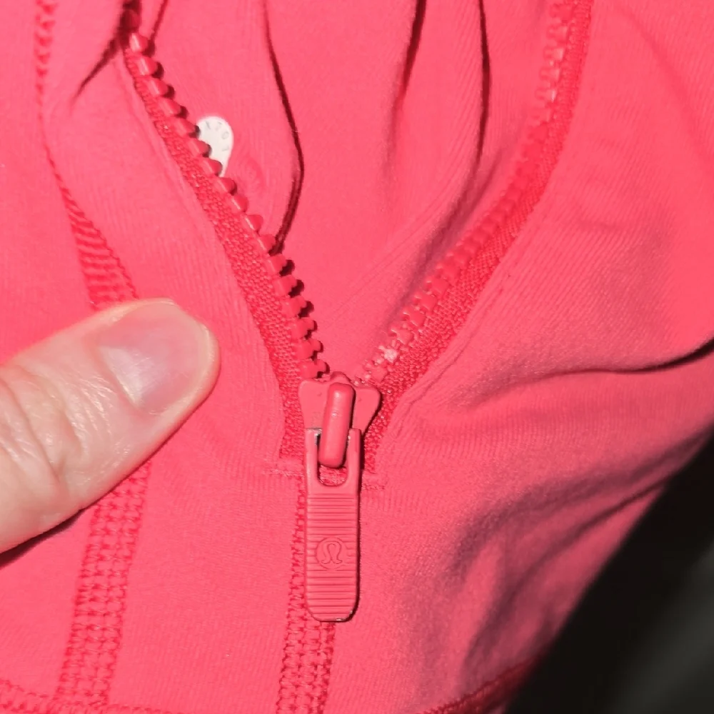 lululemon athletica Vibrant Pink Women's Jacket 4. - Picture 6 of 9